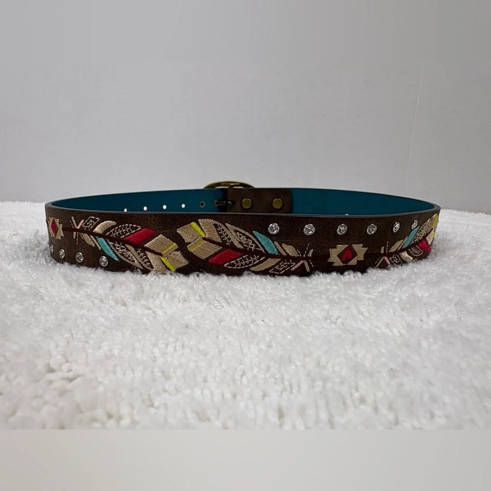 Catchfly Studio Girls’ Leather Belt Featuring Embroidered Feather Design